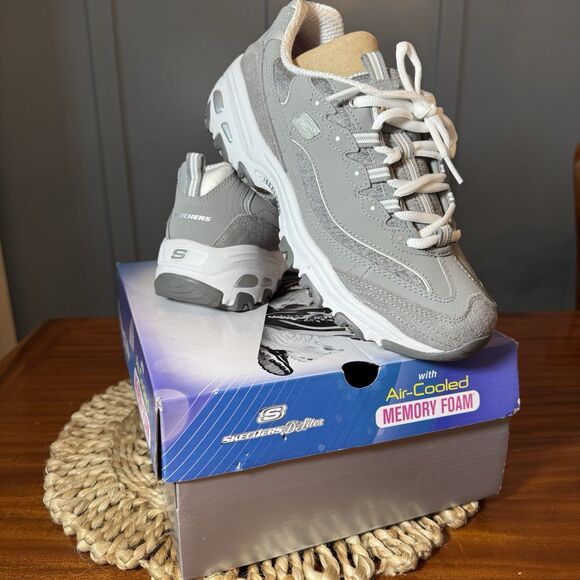 Sketchers Sneakers Size 10 Gray and White D'Lites Me Time Memory Foam - Picture 3 of 10